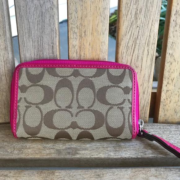 Coach wristlet - Picture 2 of 2